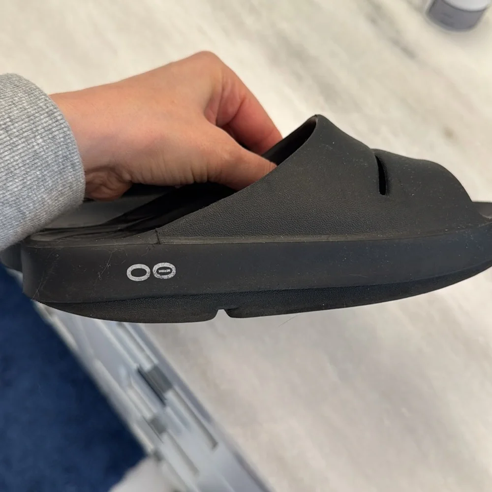 OOFOS Women's Black Sandals - Picture 3 of 3